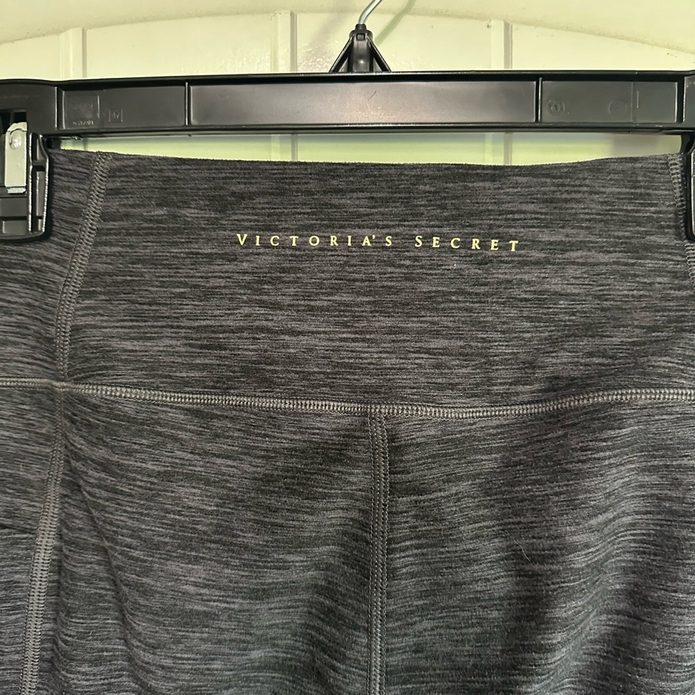 Victoria's Secret Leggings (2)